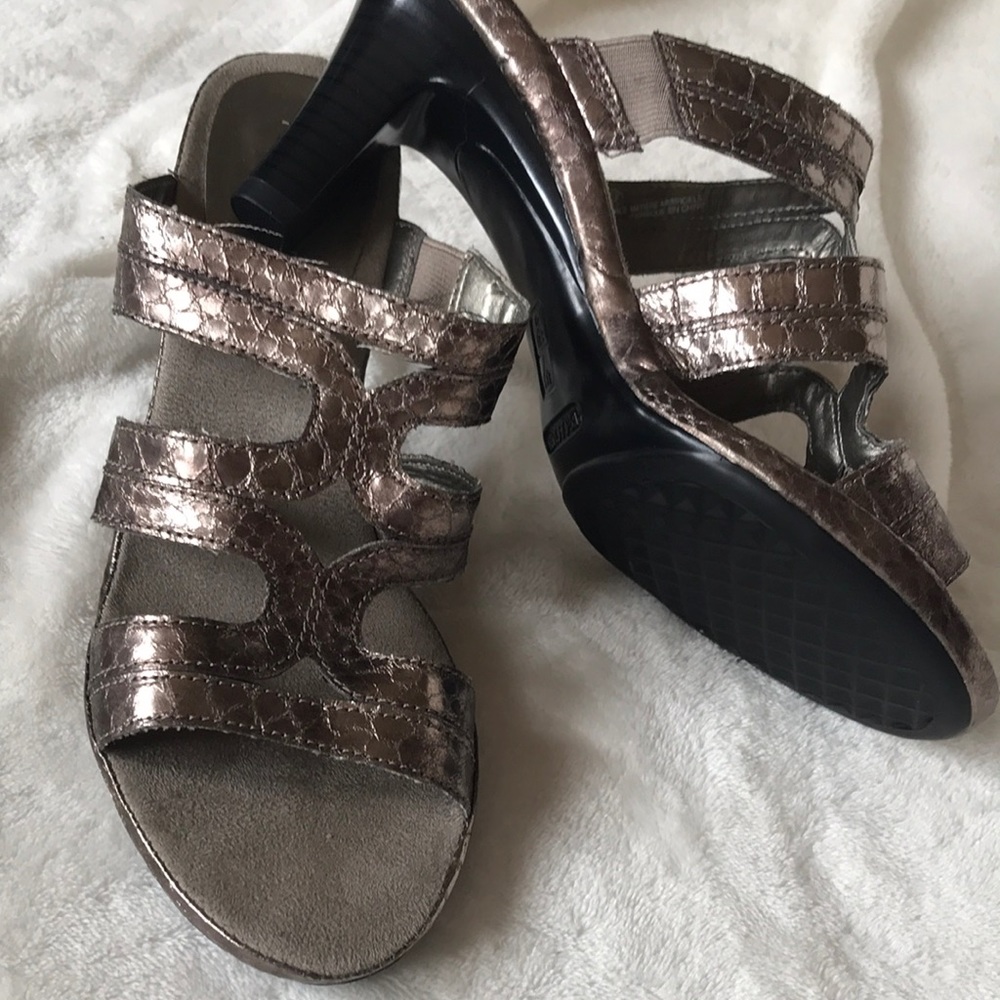 Slip-on comfortable and elegant Aerosoles US7